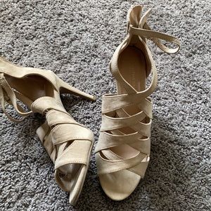 Comfy never worn heels